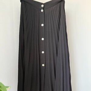 Aritzia: Wilfred Midi Skirt in Black